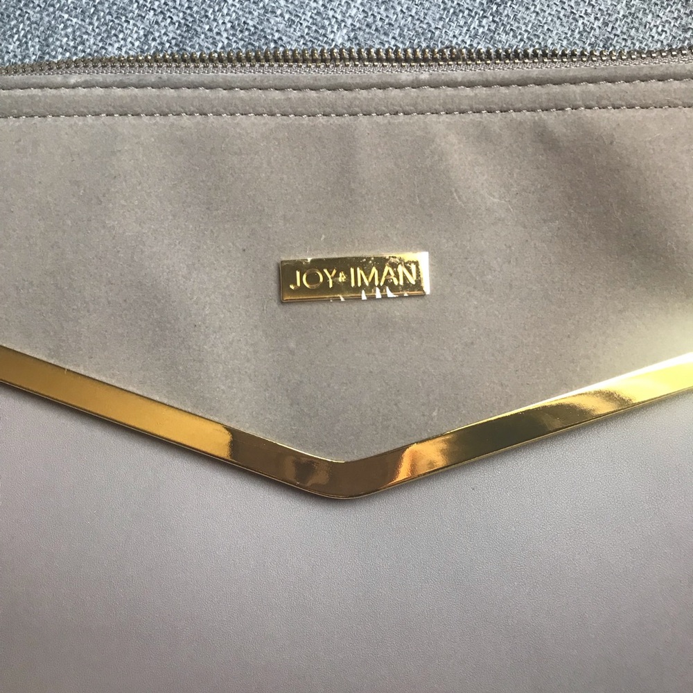 Joy & Iman 100% Leather Crossbody and Detachable Designer Clutch. - Picture 4 of 8